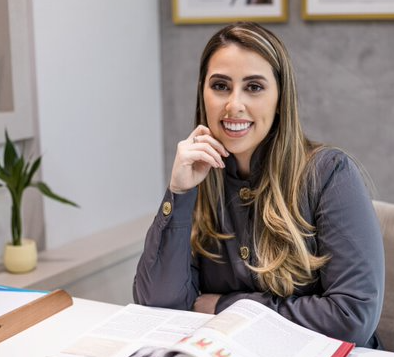 Dra. Sara Salvação | Dentista - Invisalign e Ortodontia | Clínica geral