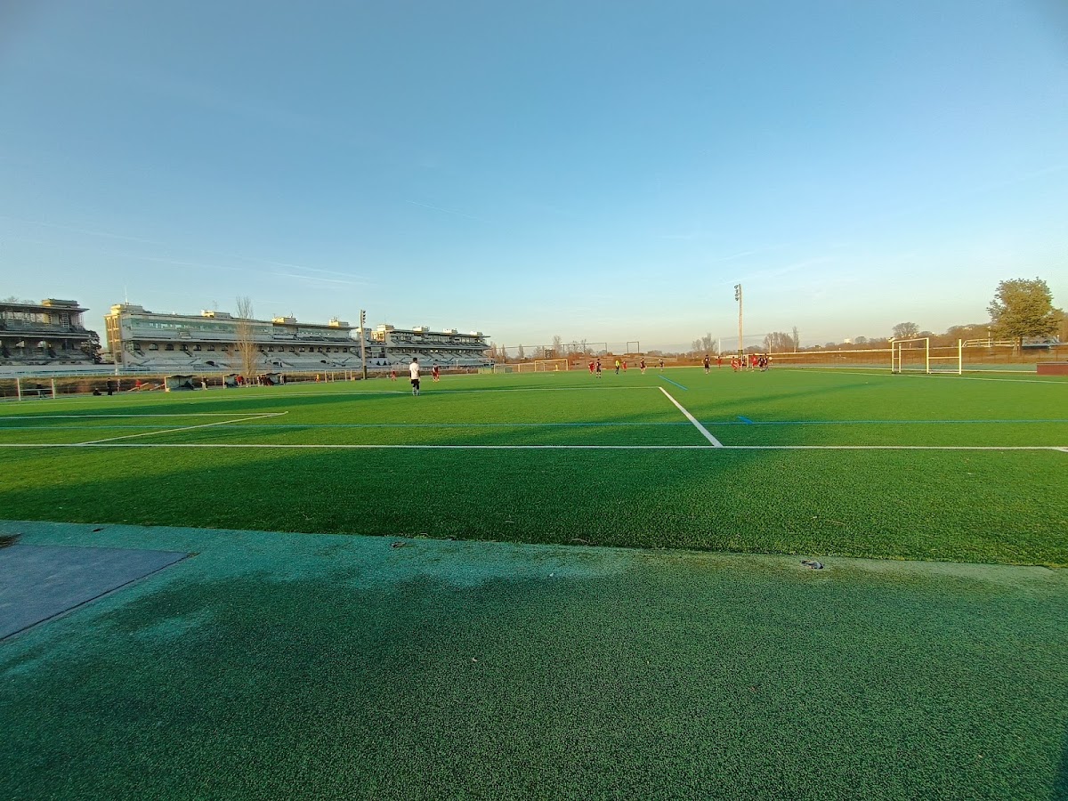 Stade de Rugby de l'Hippodrome d'Auteuil, vue extérieure