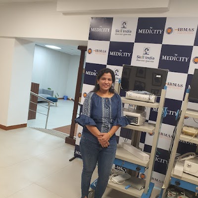 Dr Nidhi Goyal(MBBS,DGO,FMAS,DMAS)Best Gynaecologist in Ajmer,Consultant laproscopy surgeon,Infertility specialist,sonologist