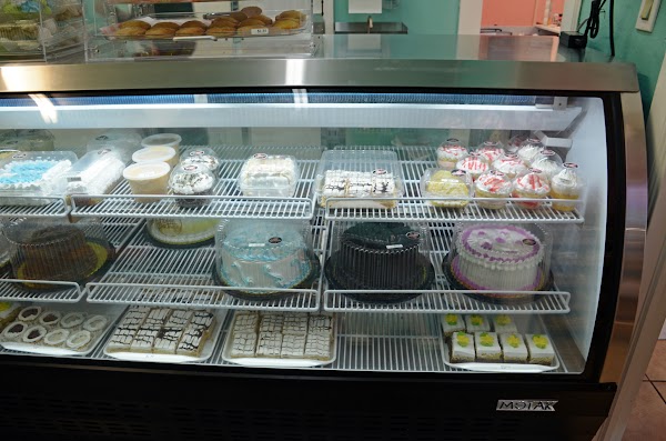 LILY'S BAKERY exterior