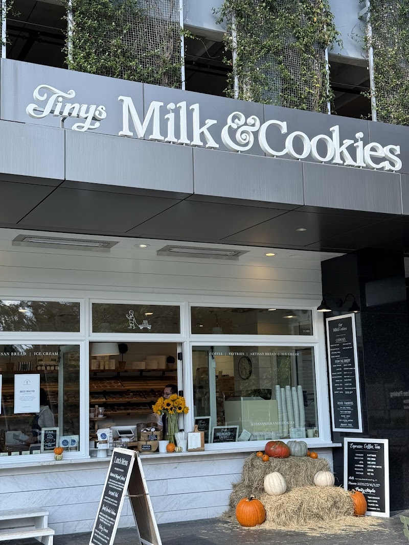 Tiny’s Milk & Cookies Memorial photo 4