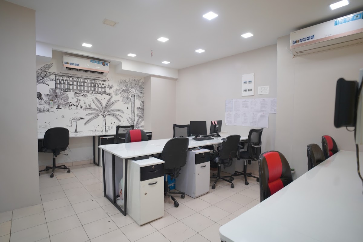 Workzone Office Spaces - OM Tower — photo 1