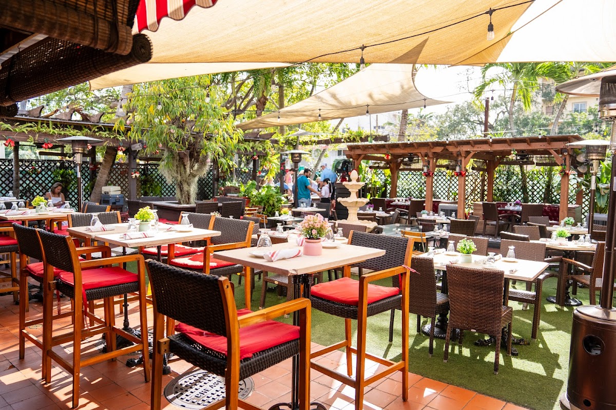 Old's Havana Cuban Bar & Cocina in miami