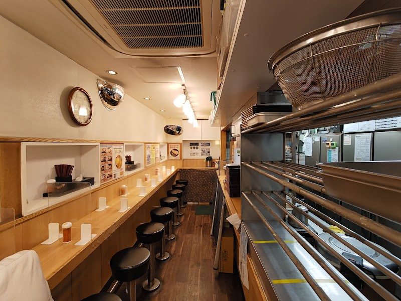 よもだそば 銀座店の店内