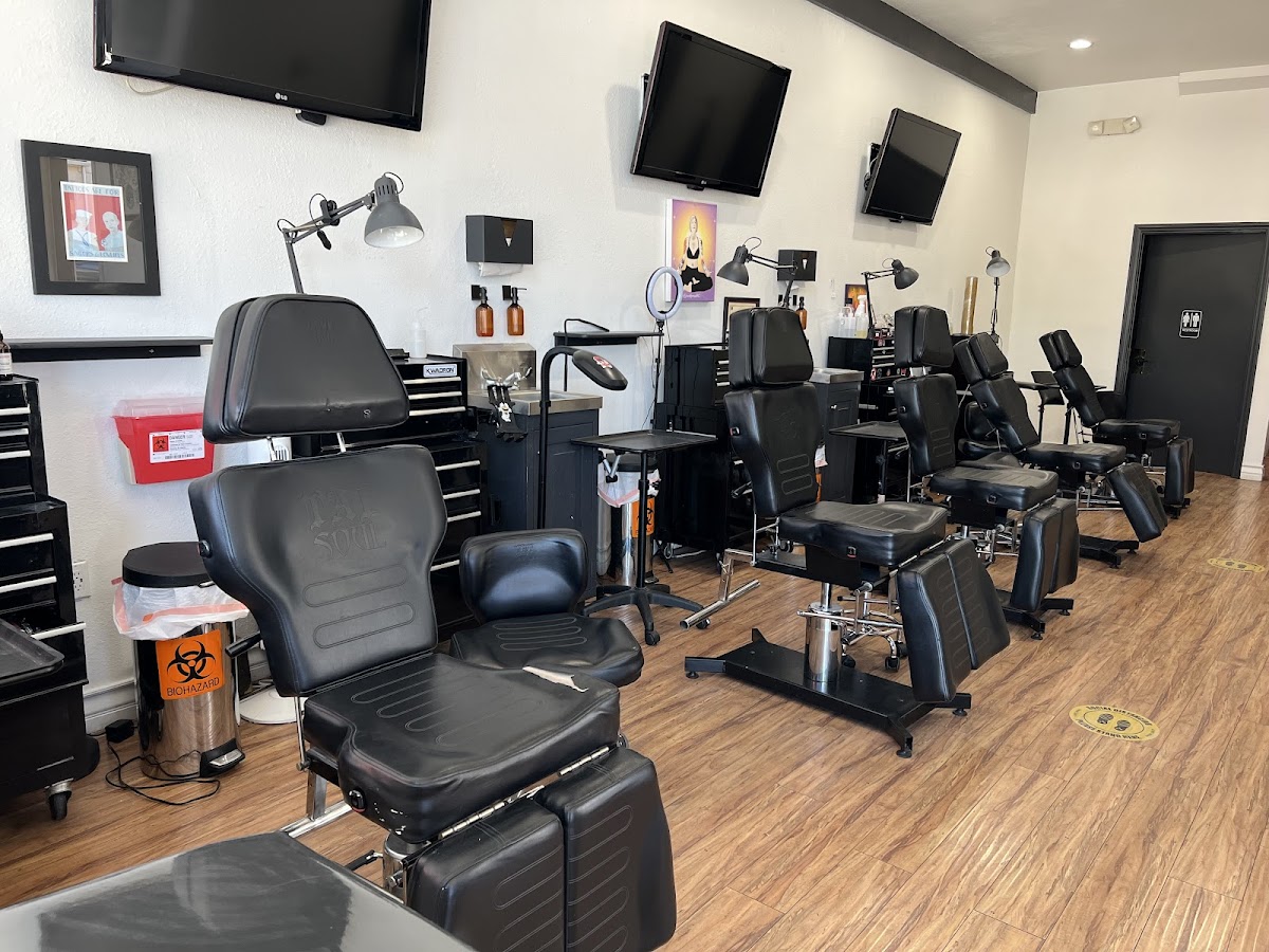 Hermosa Ink Collective: Tattoo & Piercing tattoo work — photo 3