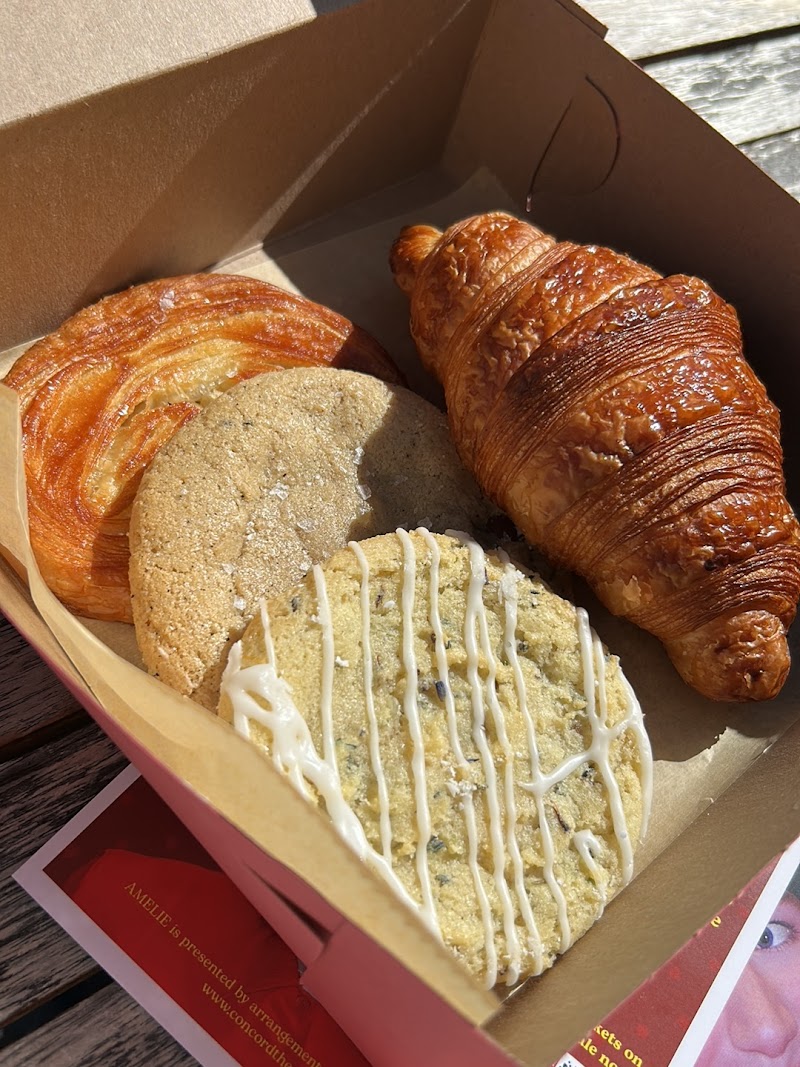 Val's Bakery photo 3