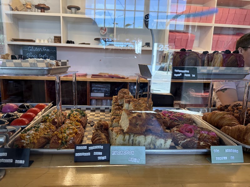 Val's Bakery photo 4