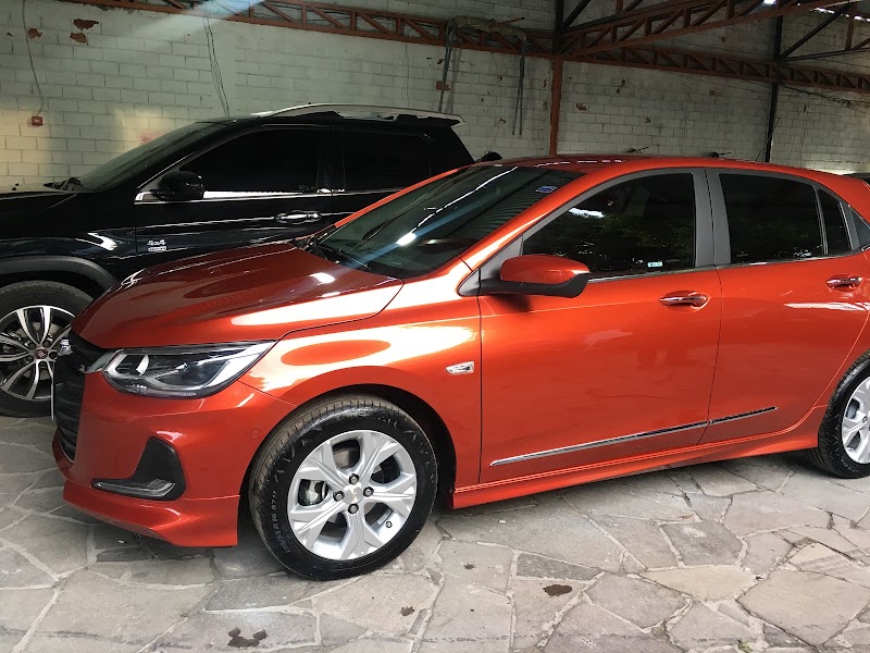 Foto de *ESTUDIO CAR DESIGN* Pintura Automotiva Premium, Estética geral, Revisão Mecânica Geral.