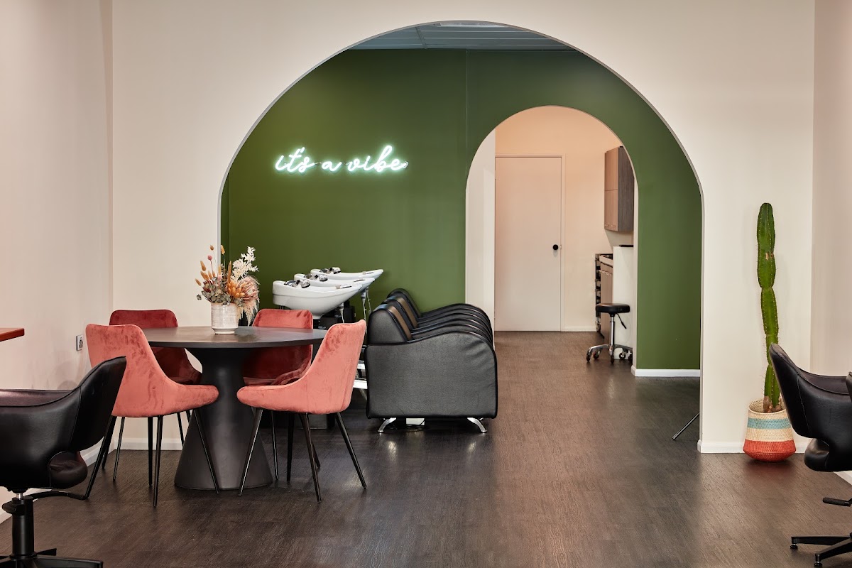 Adam & Eva Hairdressers photo 1