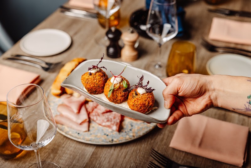 TUTTO Cucina + Bar photo 4