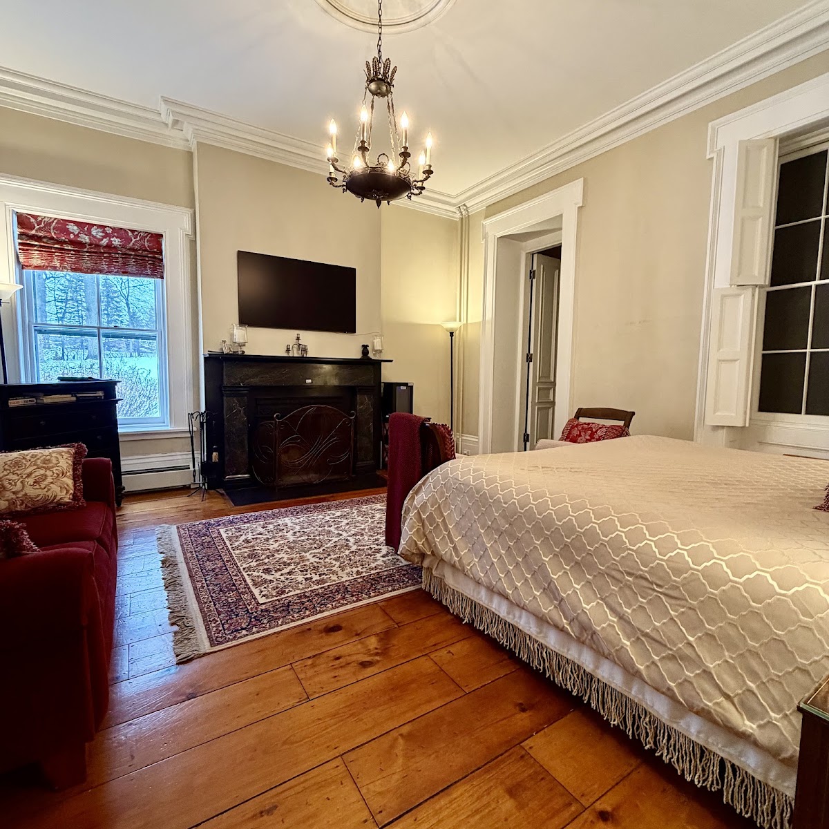 Cromwell Manor Inn