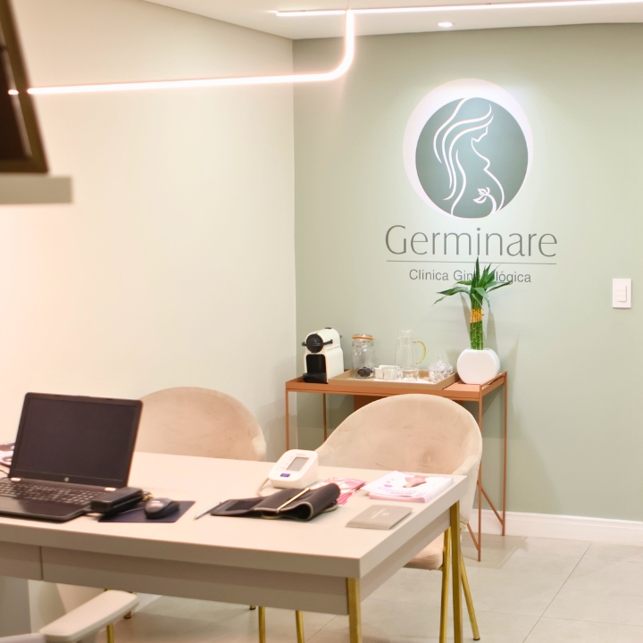 Foto de Dra. Naiana Alves | Ginecologista Especialista em Menopausa