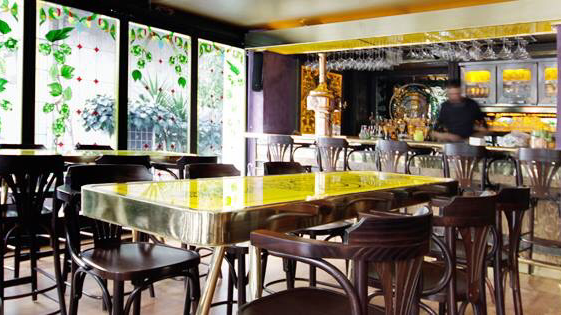Cafe Plaza mekanı