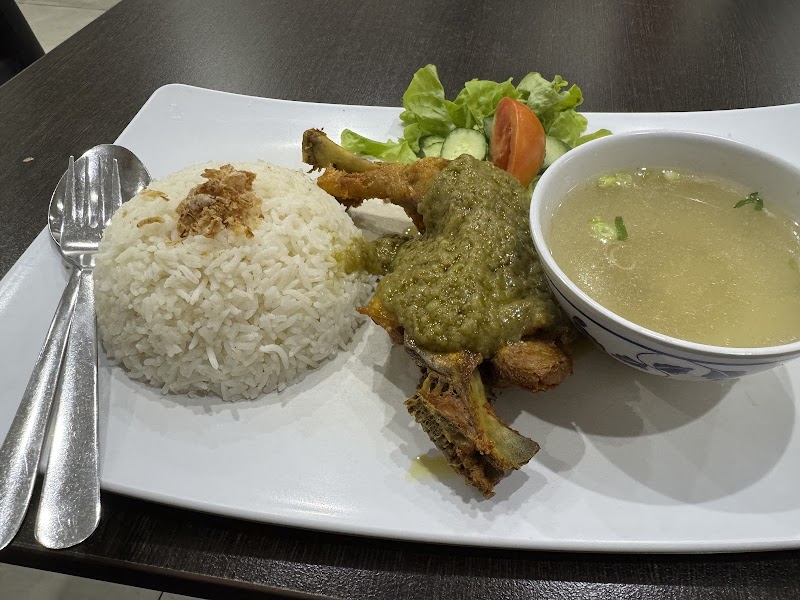 Pondok Daun Restaurant photo 8