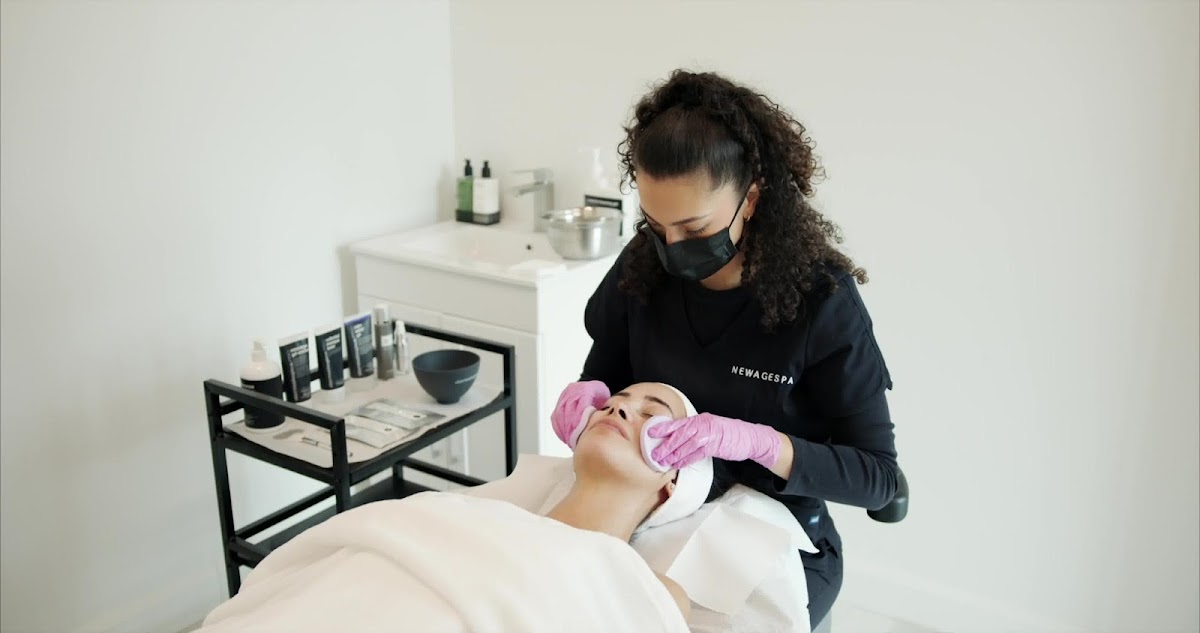 New Age Spa in 1655 Bd de l'Avenir, Laval, QC H7S 2N5, Canada