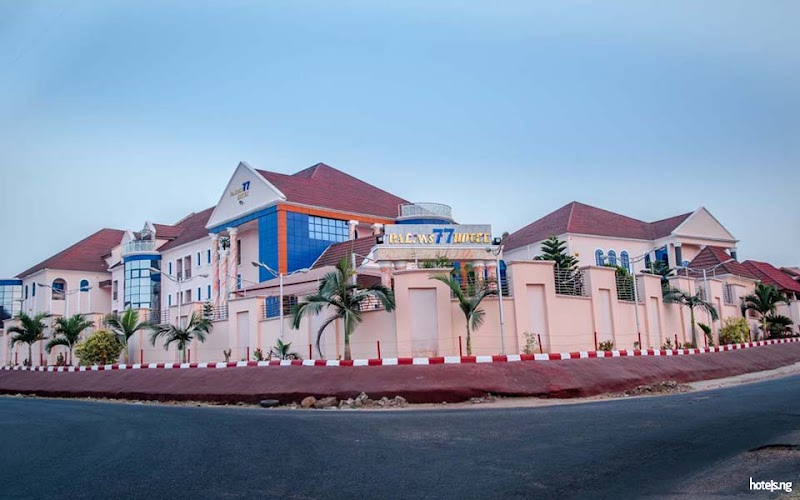 77 Palms Hotel