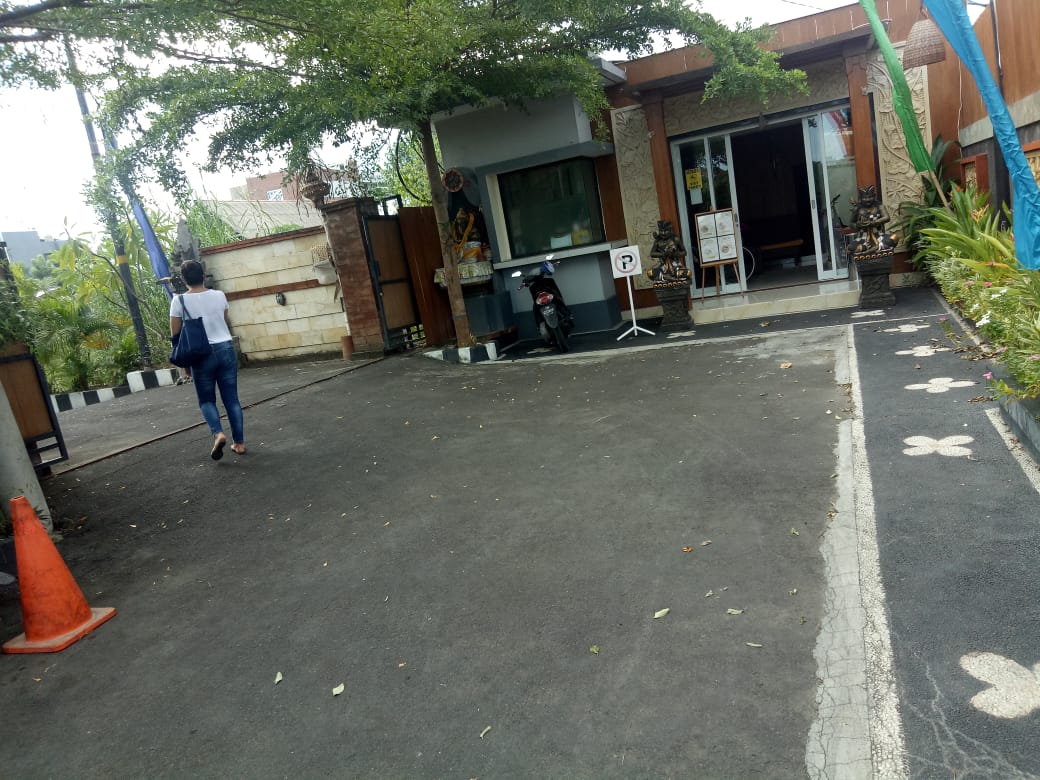 KOST ELIT SEMINYAK