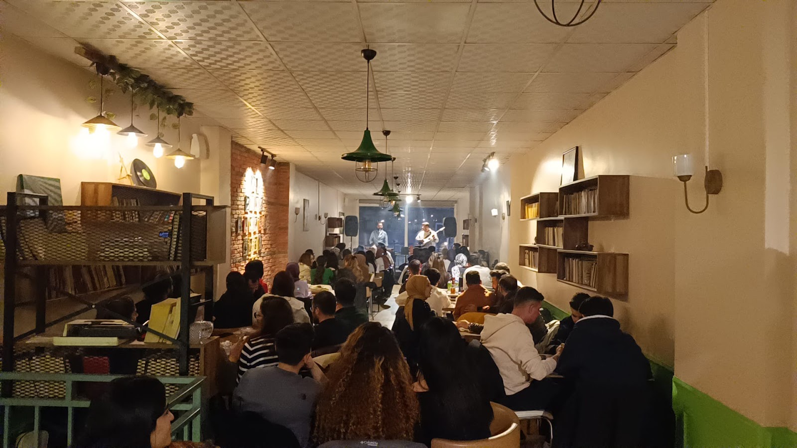 Leylim kitap cafe mekanı