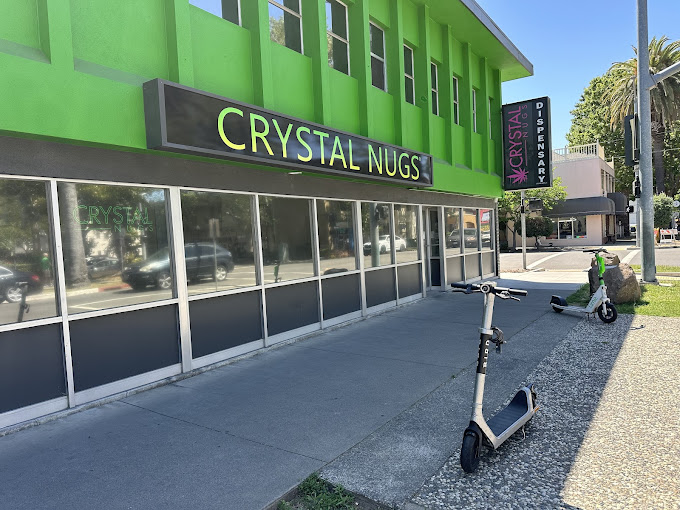 Video tour of Crystal Nugs Dispensary & Delivery retail environment