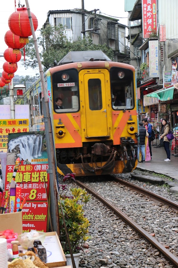Shifen Street 1