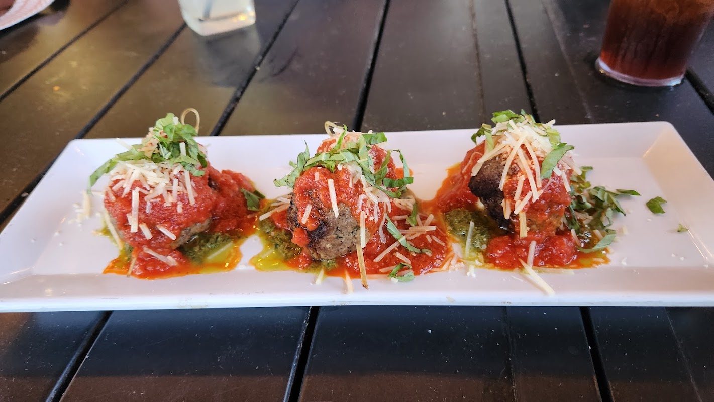 Famulari's Pizzeria: Cainhoy photo 5