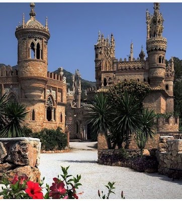 Colomares Castle