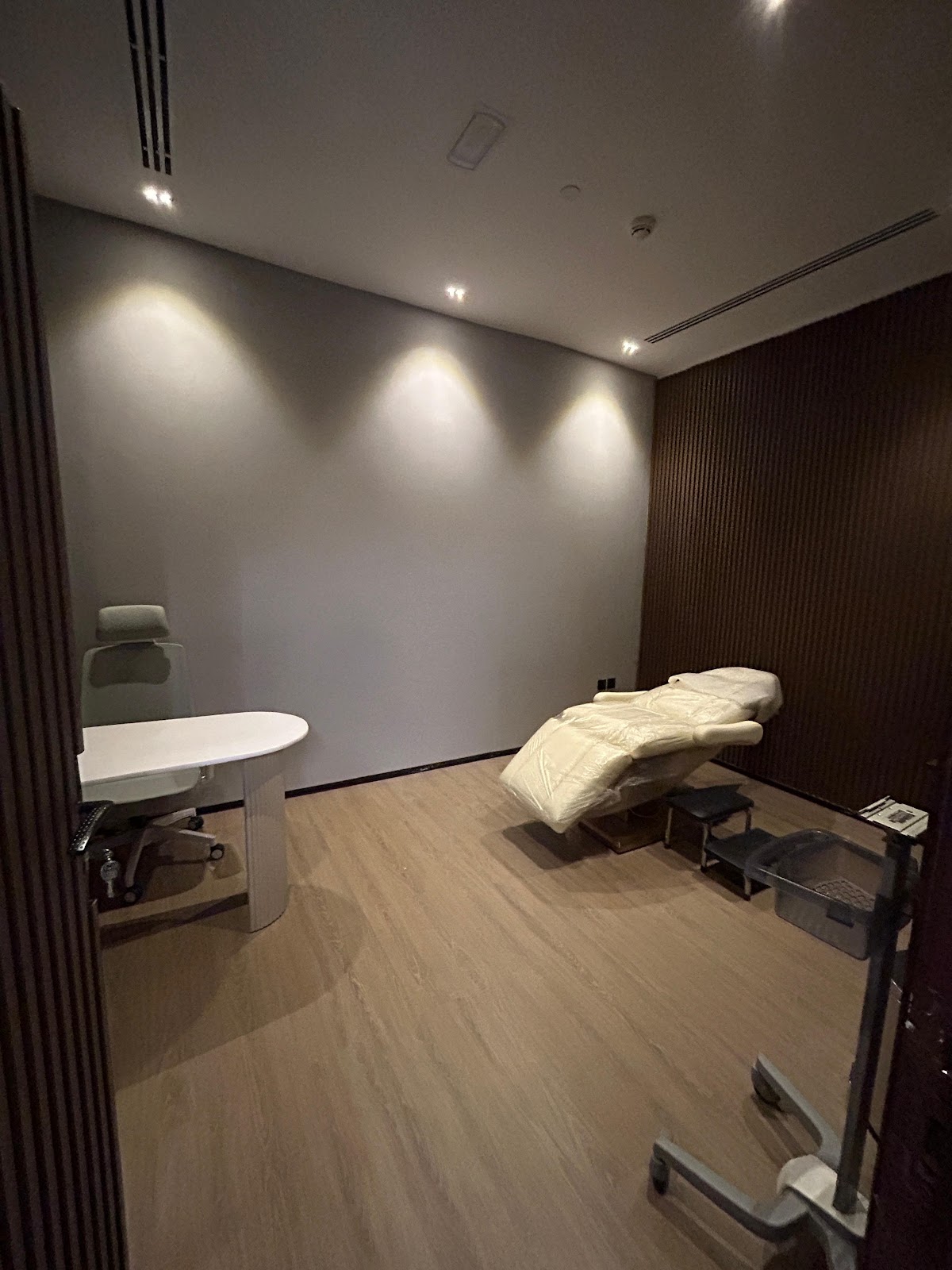 SwissMed Clinic - Skin & Dental Care Dubai 5