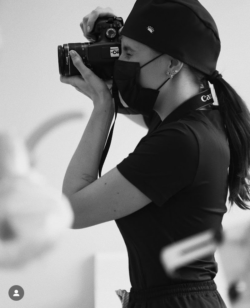 Dra. Ana Carolina Diniz T. Balzani - Cirurgiã-dentista