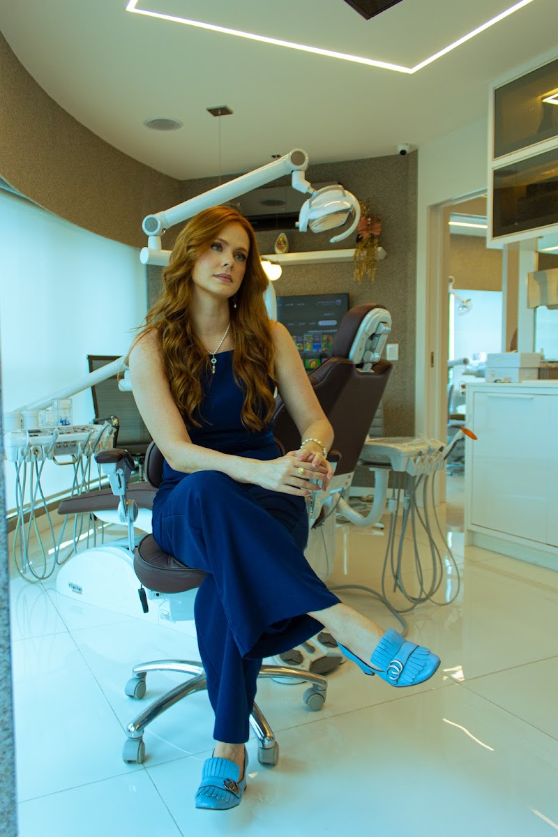 Dra Emmily Braz- Endodontista