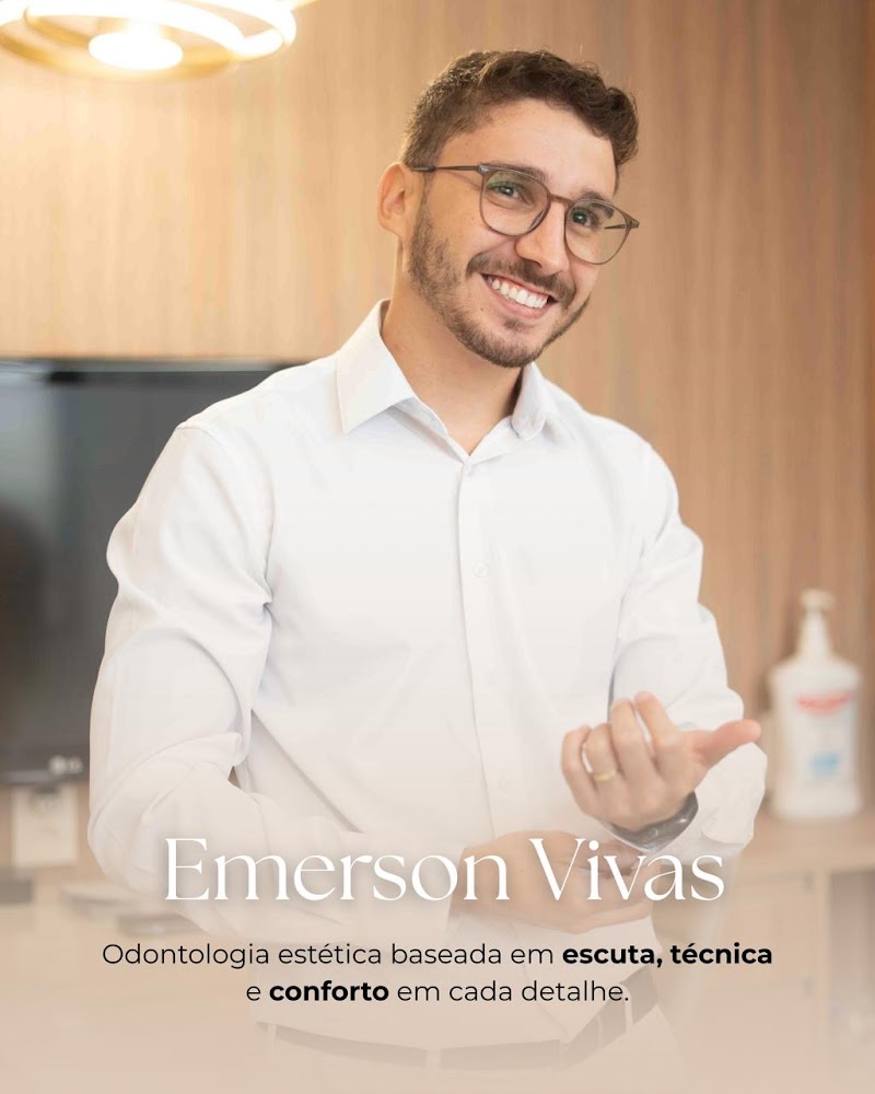Dr. Emerson Vivas Dentista no Flamengo | Facetas e Lentes em Resina | Odontologia Estética - foto 5