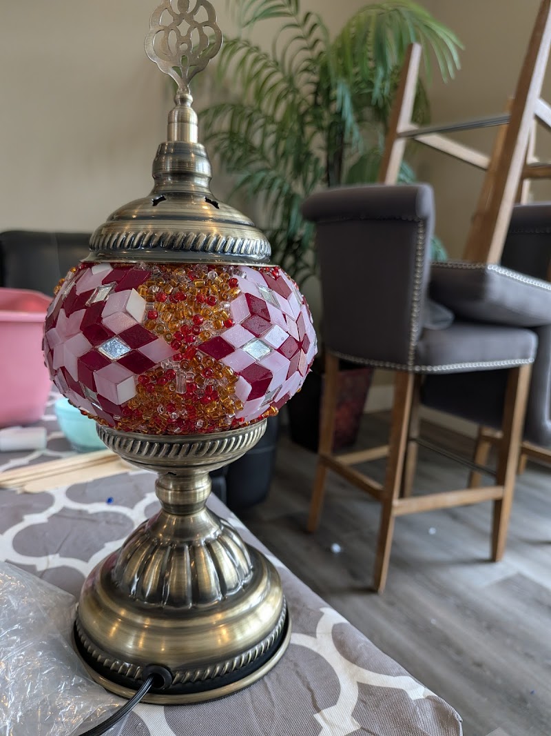 Hands-on Turkish lamp-making and pressed flower art