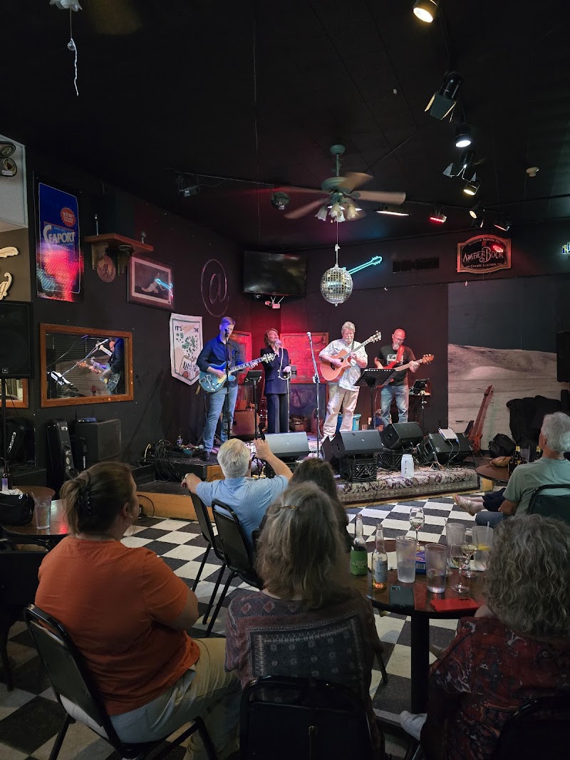 The Logon Cafe & Pub photo 4