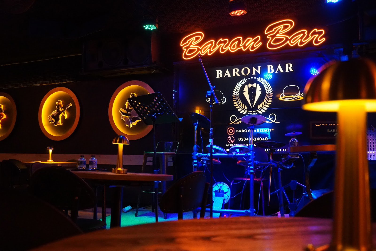 Baron Bar mekanı
