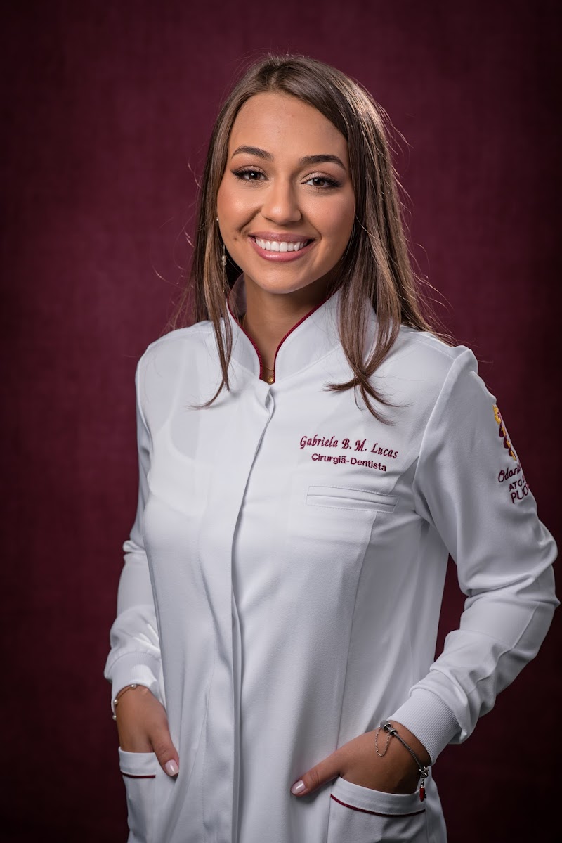 Dra. Gabriela Lucas - Dentista Bom Fim de Porto Alegre - foto 2