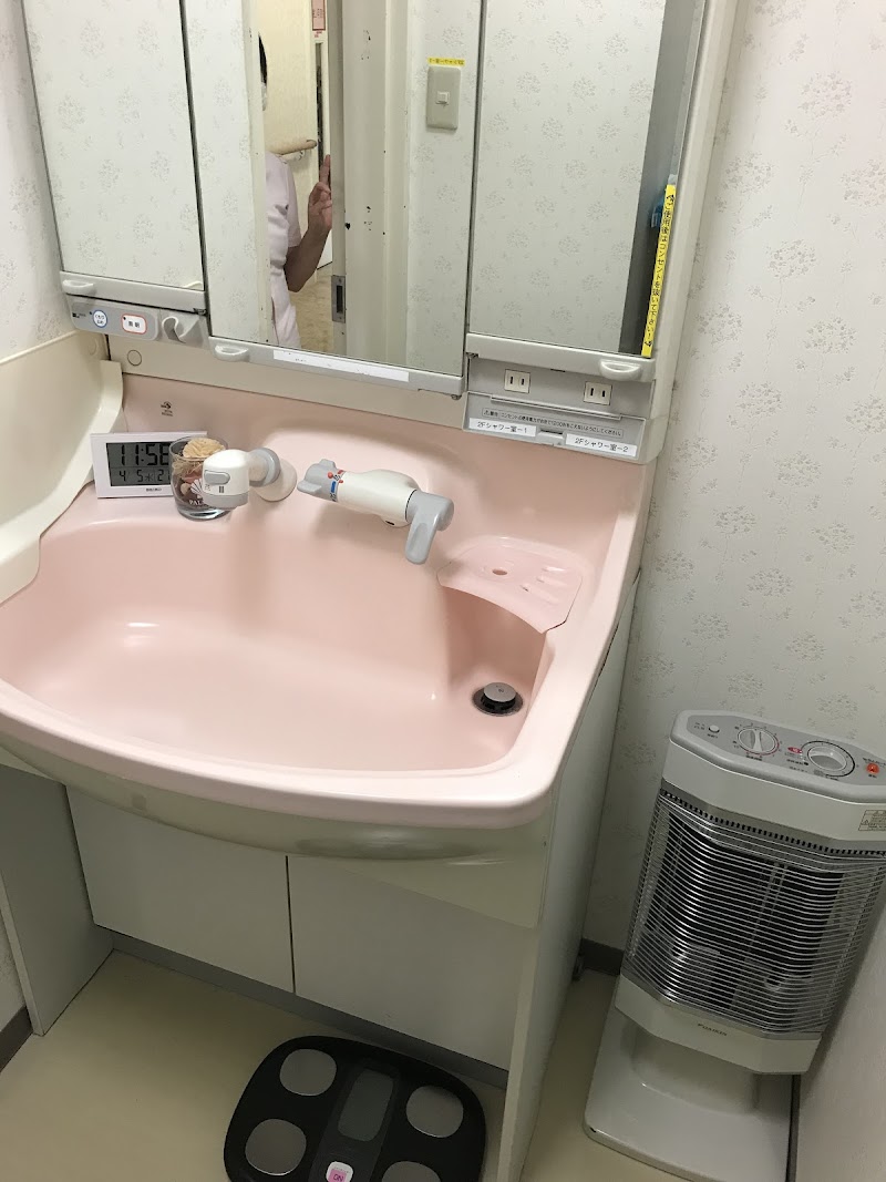 四日市レデｨースクリニックの外観