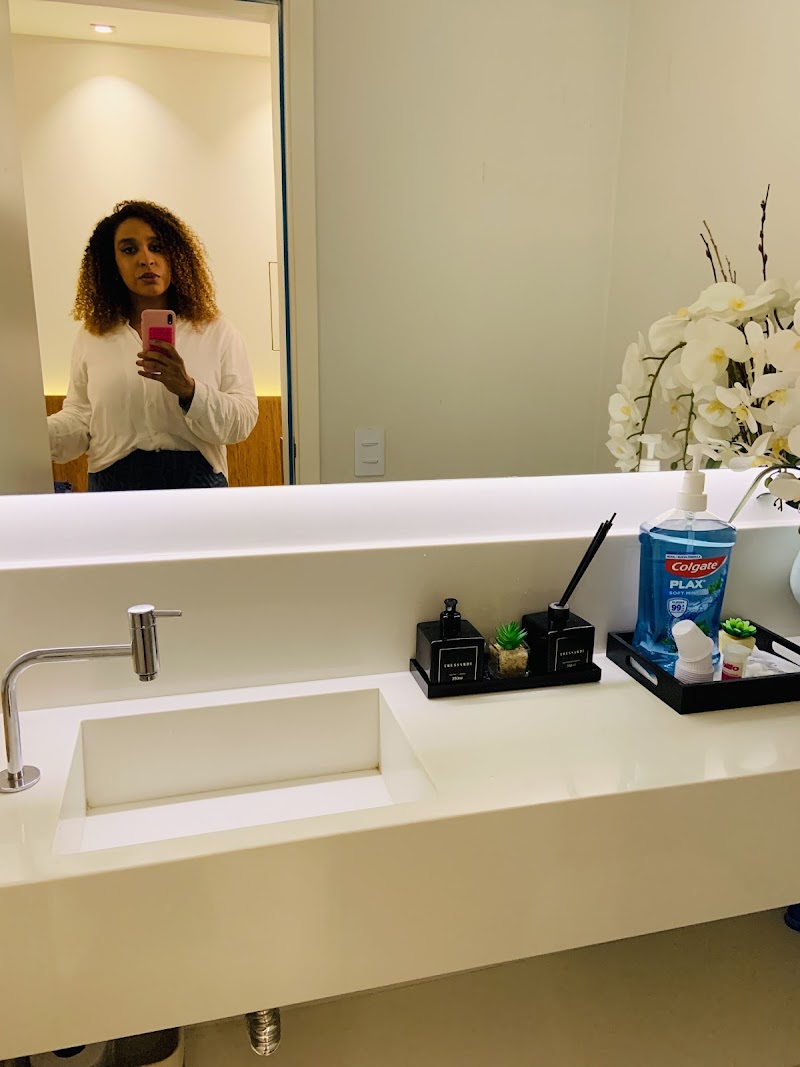 Dra Jaqueline Moreira | Ortodontia | clínica geral | implantes | prótese - foto 3