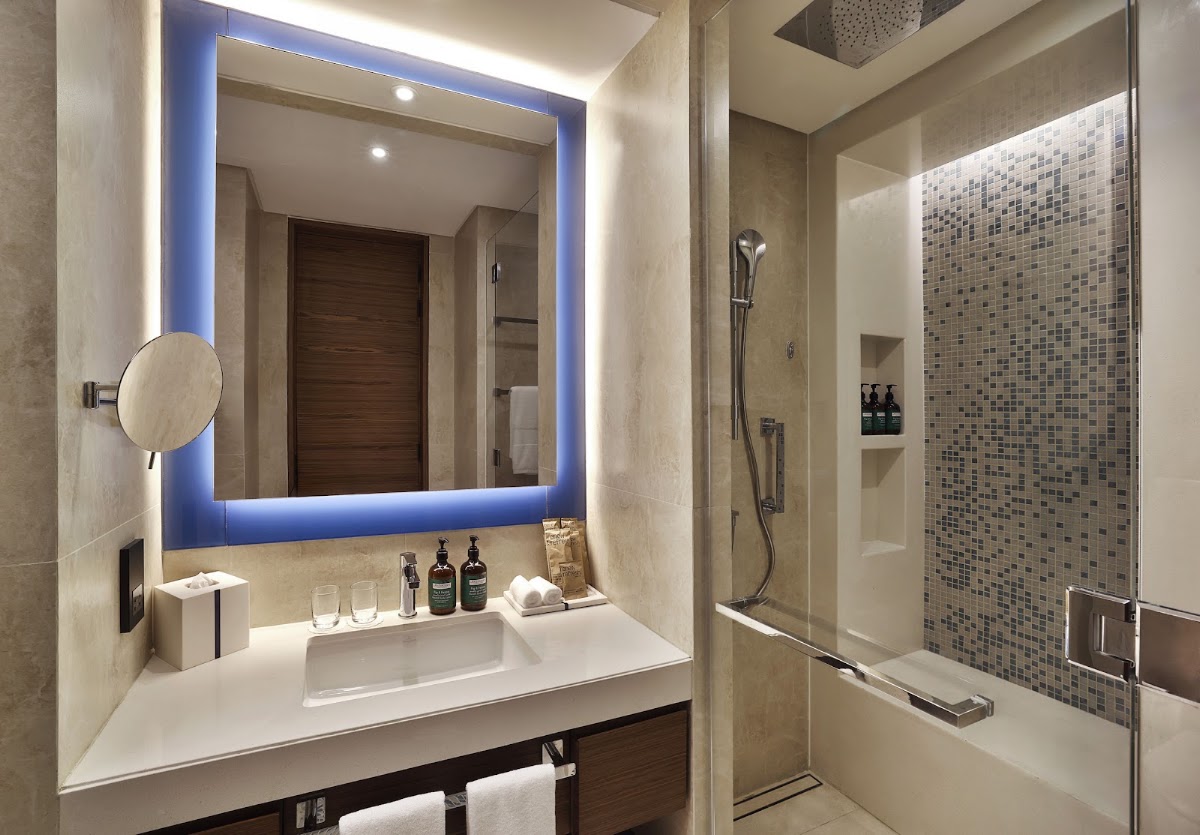 Tumbi Hotel Dubai The Palm, Tapestry Collection by Hilton 4