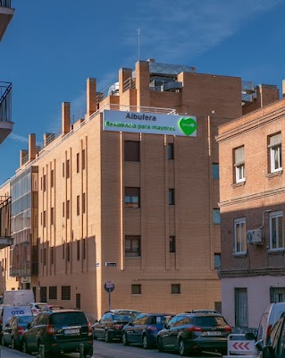Residencia Residencia para mayores Albufera | DomusVi — C. Sierra de Alcubierre, 8, Puente de Vallecas, 28053 Madrid, España