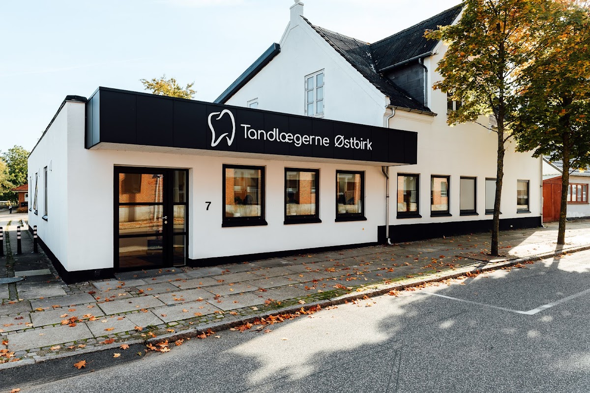 Tandlægerne Østbirk - tandlægeklinik i Østbirk