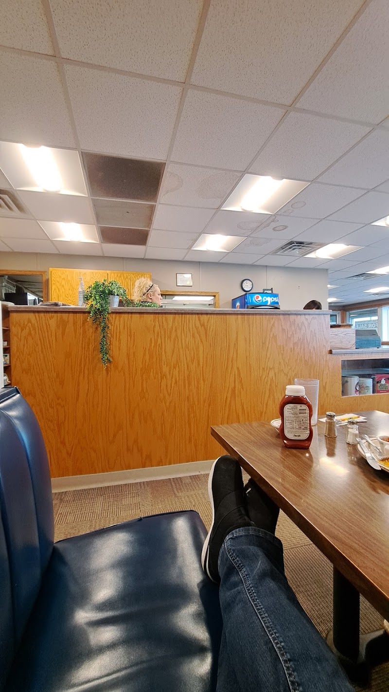 M.C.'s Country Cafe photo 3