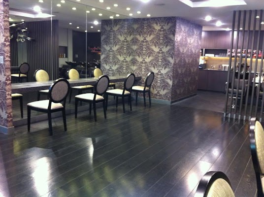 The O Salon Hairdressers photo 2