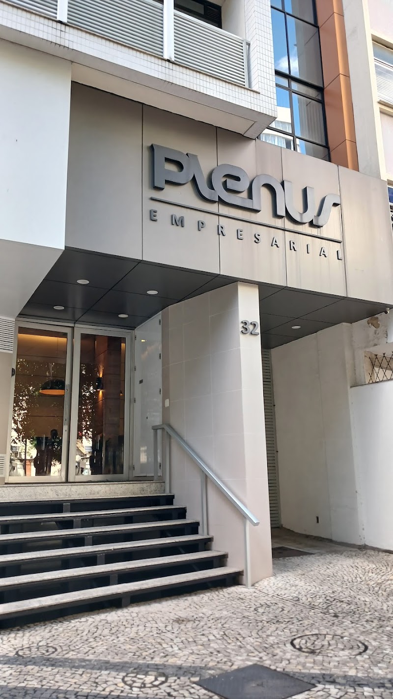 Dra Faila Miranda Pediatra e Hebiatra