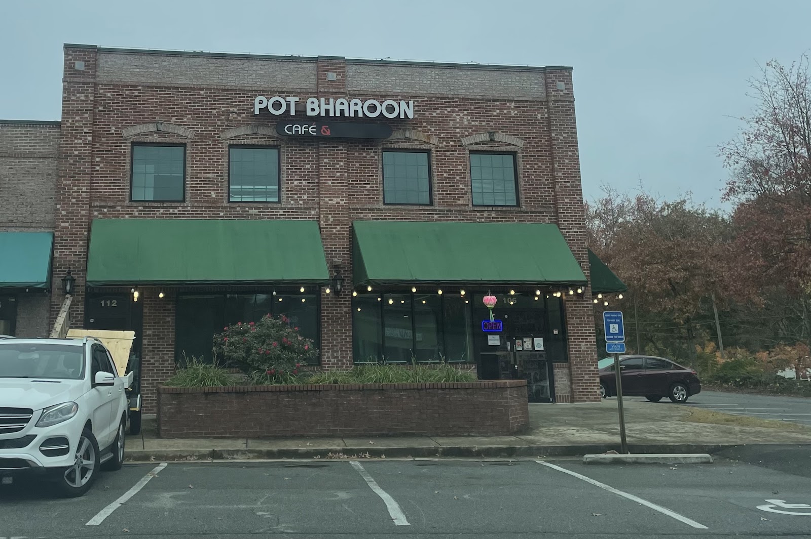 Pot Bharoon Indian Fusion Cafe