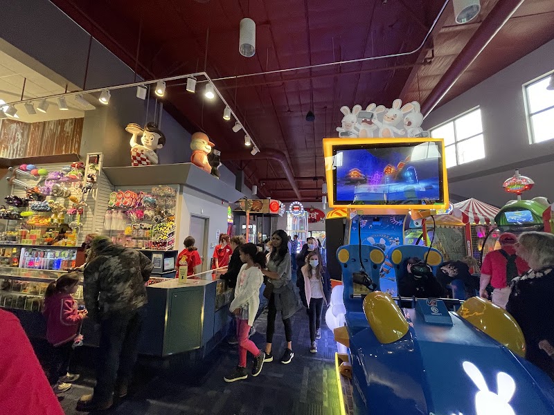 Sun Mountain Fun Center - Photo 2
