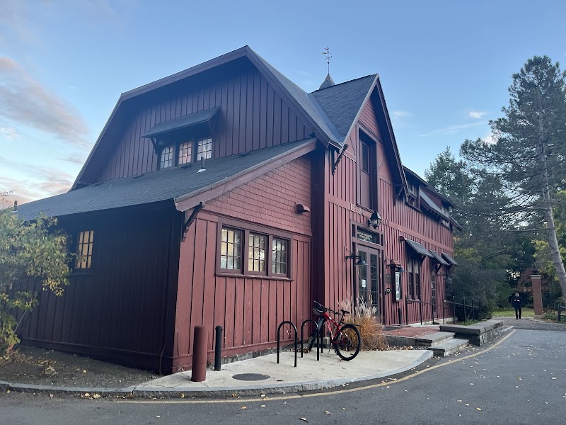 Big Red Barn photo 1