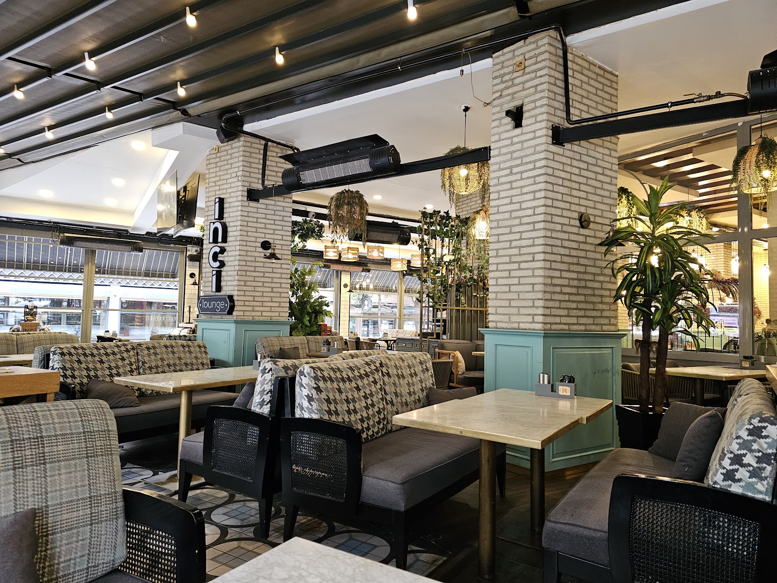 İnci Lounge mekanı