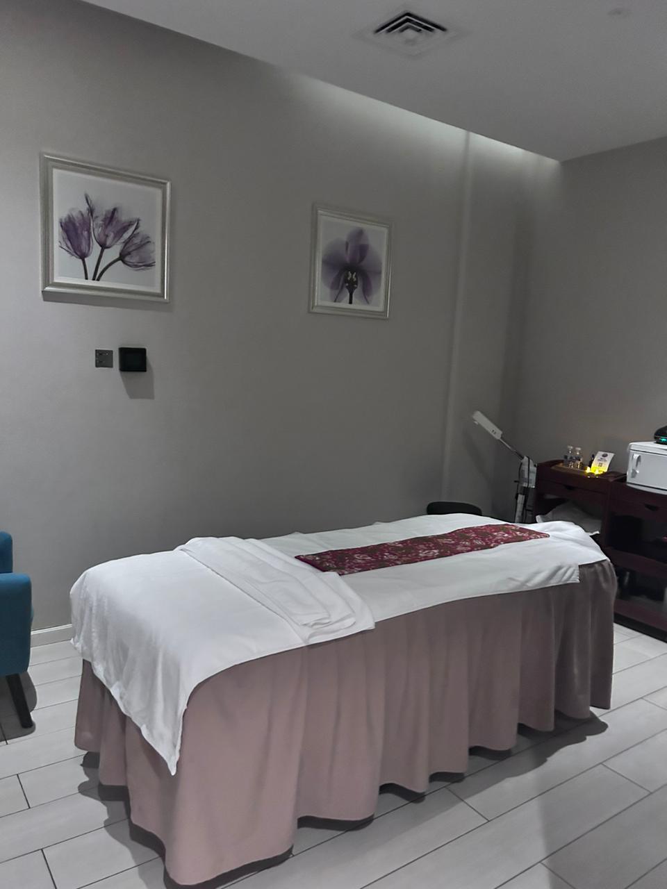 Dreamworks Spa | Aloft Hotel - City Centre Deira 5