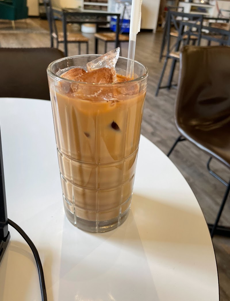 Aromas Uptown Coffee photo 3