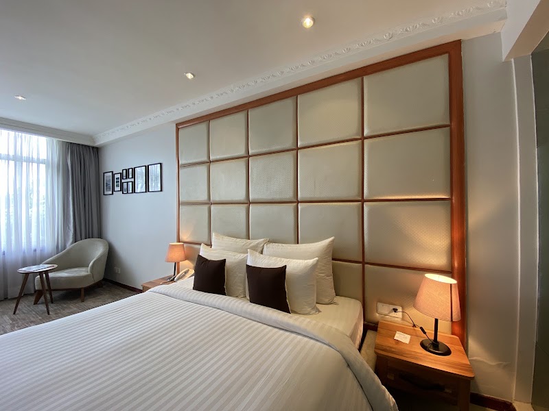 Summerset Continental Hotel photo 2