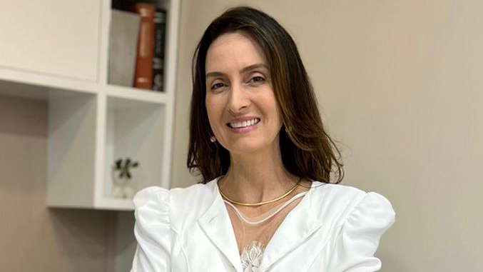 Dra. Alessandra Macabu Ortodontista Invisalign Doctor Centro Rio de Janeiro
